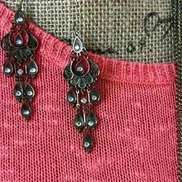 Necklace and two pairs of dangle earrings to match - Picture 2 of 5